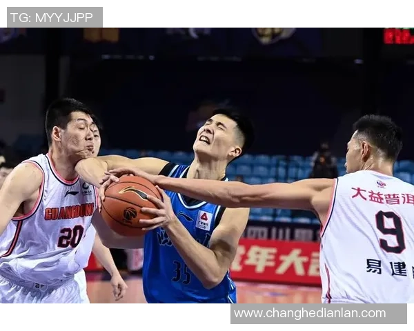 武汉篮球队区域防守分析：优劣势及改进方向探讨